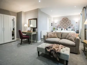 Holdsworth House Hotel