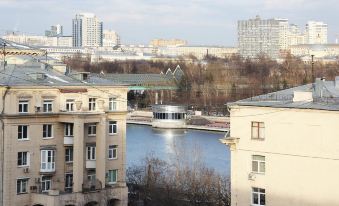 ApartLux Frunzenskaya Riverside