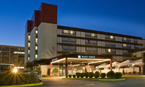 Hotel Ruby Foo's