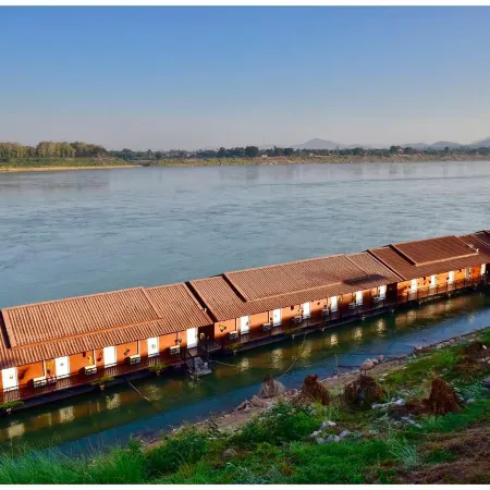 Riverside Chiangkhan Resort