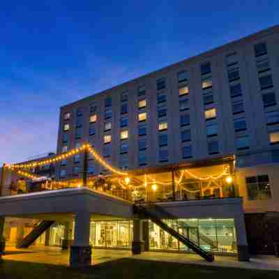 DoubleTree by Hilton Niagara Falls Hotel Exterior