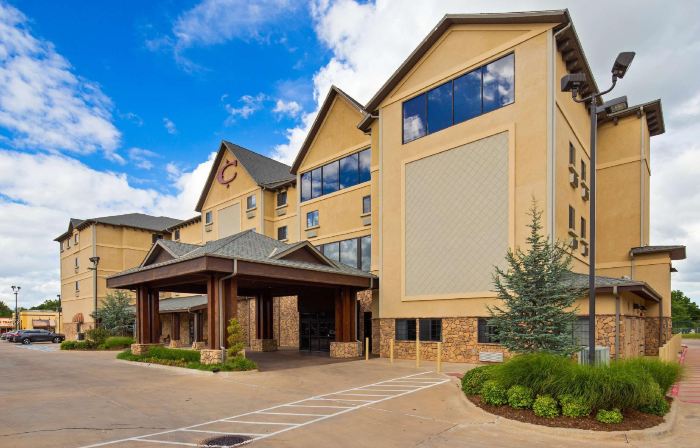 Best Western Plus Cimarron Hotel  Suites