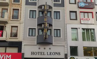 Leons Hotel