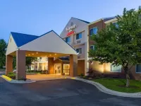 Fairfield Inn & Suites Mankato Hotels near Lincoln Park