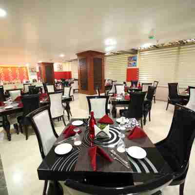 The Red Velvet Hotel Samarpan Dining/Meeting Rooms