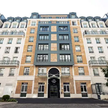 The Social Hub Paris La Défense Отели рядом со станцией La Defense Station