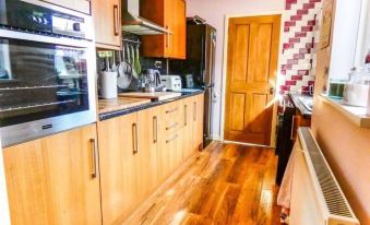 Beautiful 2-Bed House in Sunderland