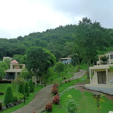 Hi-Scene Resort