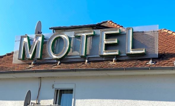 3. 모텔 헤르볼트..