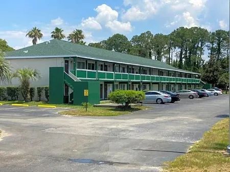 Inn on the Green Florida Отели в г. Хауи-ин-те-Хилс