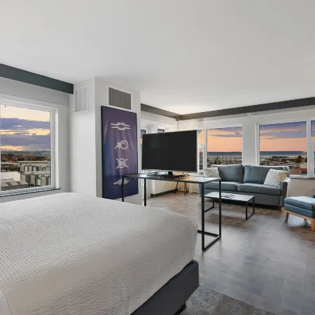 Hotel Indigo SEATTLE EVERETT WATERFRONT by IHG