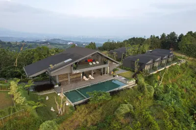 The Upper Clift Resort & Cafe Hotel dekat Bon Jovi - Fedara - Jonggol