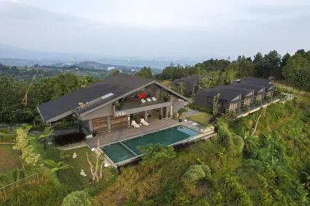 The Upper Clift Resort & Cafe