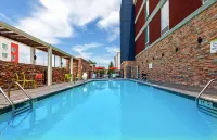 Home2 Suites by Hilton Gonzales - Swimmingpools