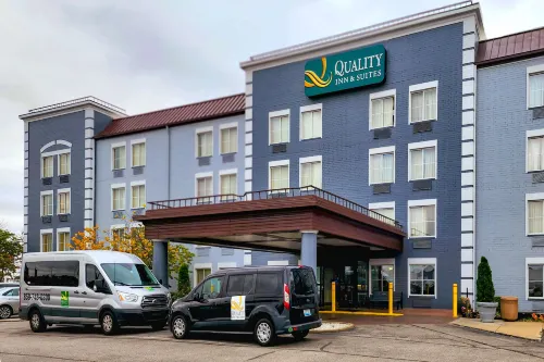 Quality Inn & Suites Cvg Airport Hotels in Erlanger