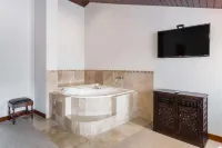 Wyndham Costa del Sol Cusco - Bathtub