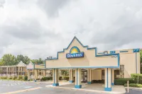 Days Inn by Wyndham Camp Springs/Andrews AFB DC Area Hotels in Camp Springs
