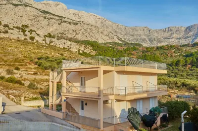 Apartments Zelic Tucepi Hotels in Tucepi