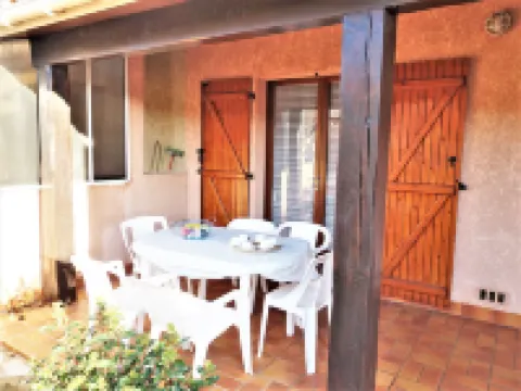 Les Colombes Hotels in Fleury