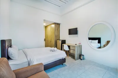 De 80's Genteng Ijo Hotels in South Jakarta City