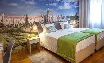 Famous Crows Lisbon Suites