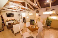 โรงแรม Krikonis - 3 ดาว