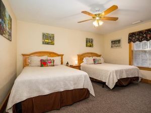 Briarstone Lodge Condo 13E - Three Bedroom Condo