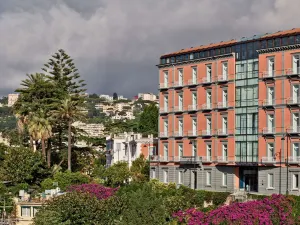 De Bonart Naples, Curio Collection by Hilton