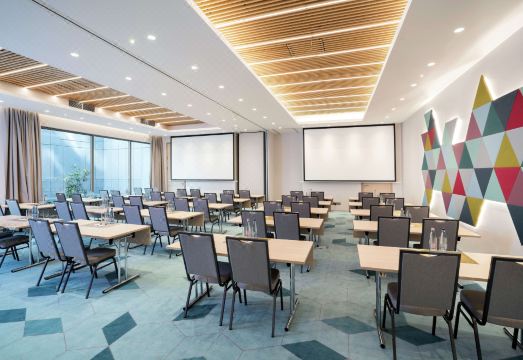 부다페스트 중심가에 위치한 힐튼 가든 인 호텔 외부 전경