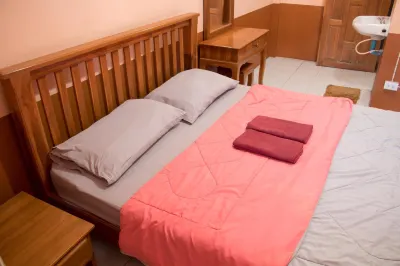 Donkaew Resort Hotels near Palm Leaf Manuscript Conservation Institute of Wat Sungmen (PMCI Wat Sungmen)