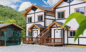 Samcheok Elroi Pension - Housity