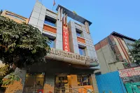 Hotel Grand Tushar Отели рядом с достопримечательностью «Радж Селфи Пойнт»