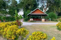 The Country Lake Nature Lodge Hotel