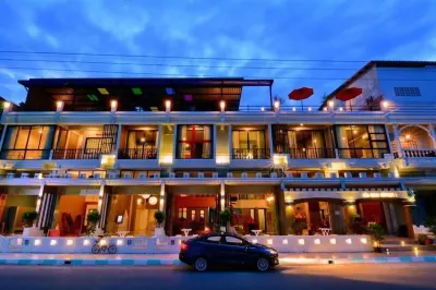 De Sea Almond Resort Hotels near Nong Yai Wooden Bridge