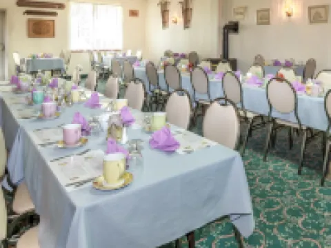 Howard Johnson by Wyndham Tillsonburg Hotels in Oxford County