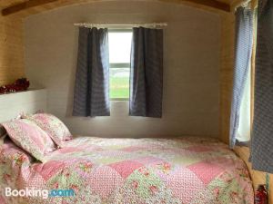 Captivating 1-Bed Cabin in Middlesbrough