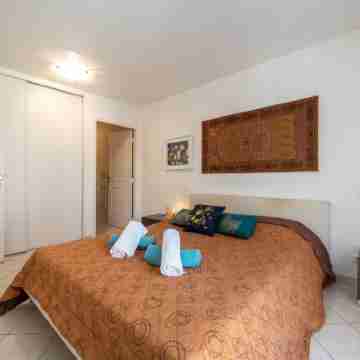 Les allées du Cap Rooms