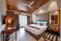 Arova Woods Zinc Journey by the Fern, Lonavala Hotel dekat Karla Caves