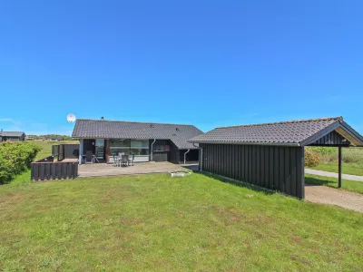 "Gretha" - 1.0km from the Sea
