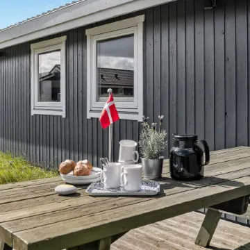 "Siri" - 400m from the Sea