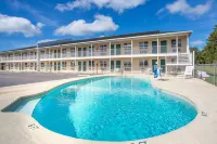 Super 8 by Wyndham Monticello Hotels in Monticello