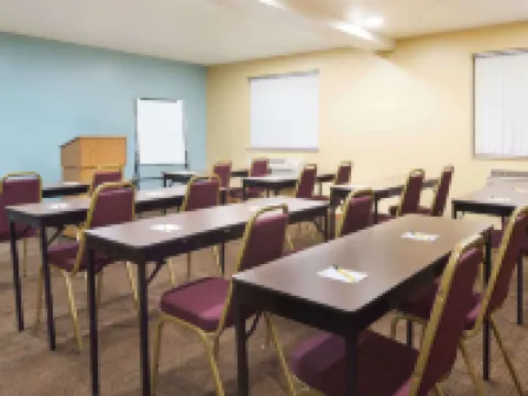 ซุปเปอร์ 8 บายวินด์แฮม มอร์แกนทาวน์ โรงแรมในมอร์แกนทาวน์