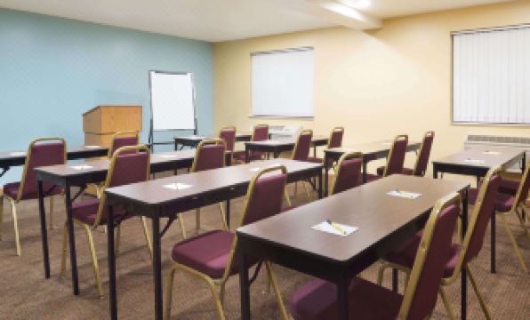 Super 8 by Wyndham Morgantown