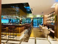 Turim Oporto Hotel Отели рядом с достопримечательностью «Церковь кармелитов»