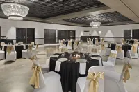 The Highlander Hotel, Ascend Hotel Collection Hotels in Iowa City