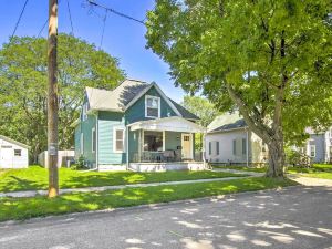 Appleton Abode Near Lake Winnebago and Downtown