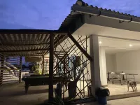 Hotel Zensi 420 Hotels in Леханиас