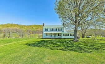 Renovated KY Farmhouse Retreat w/ Pasture Views! - Housity