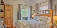 Woodland Park Apartment: Forest Views + Deck! - Appartement De Deux Chambres
