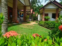 Lanta Nice Beach Resort Các khách sạn gần Khlong Chak Waterfall